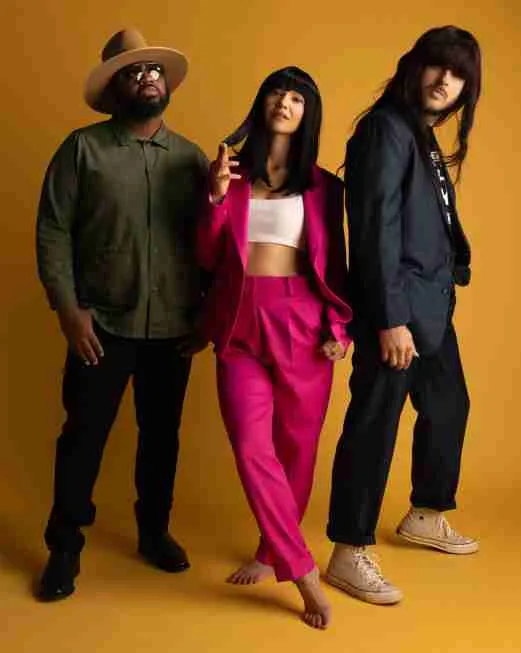 14mag khruangbin mediumSquareAt3X v2