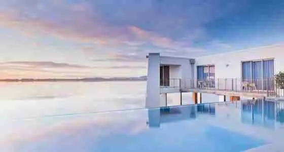 Trinity+Wharf+Tauranga+Exterior infinity+edge+pool158