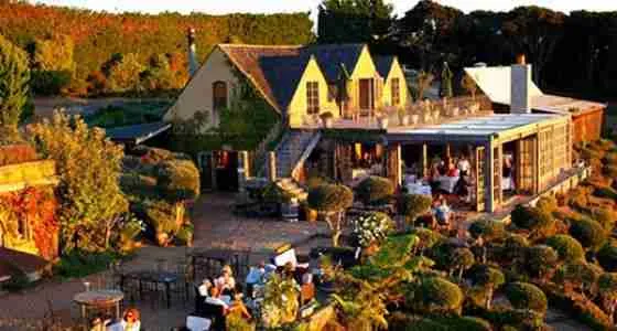 mudbrick restaurant vineyard winery waiheke auckland